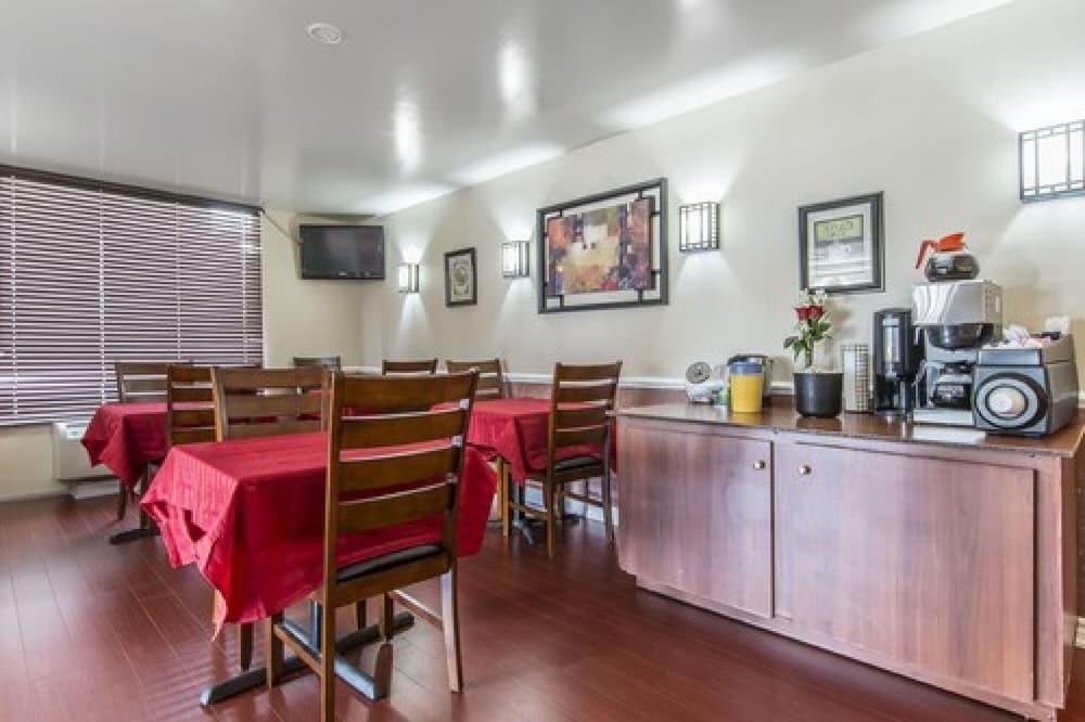 Econo Lodge Orillia Ngoại thất bức ảnh