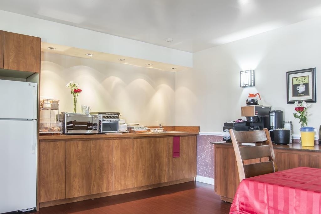 Econo Lodge Orillia Ngoại thất bức ảnh