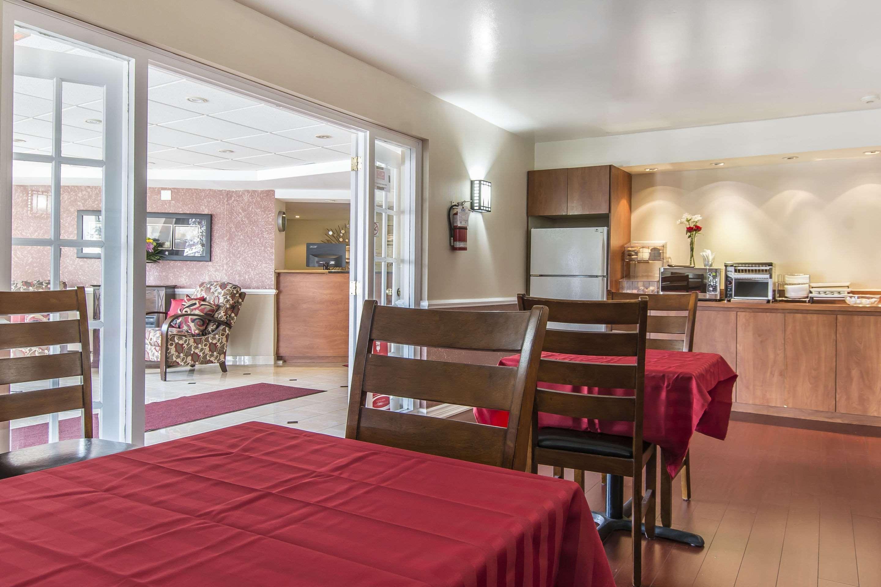 Econo Lodge Orillia Ngoại thất bức ảnh